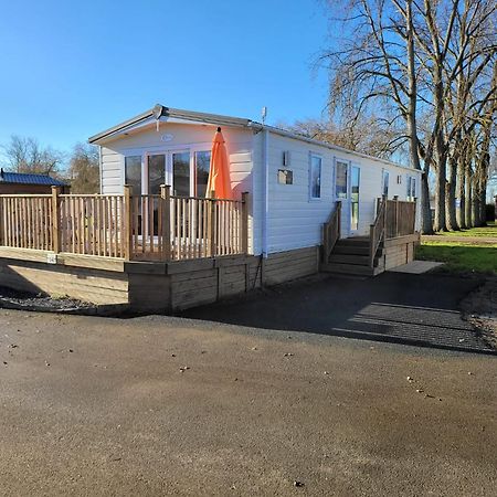 Luxury Lodge At Billing Aquadrome Northampton Exterior foto